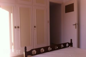 Chris Studios & Apartments_travel_packages_in_Peloponesse_Korinthia_Lechaio