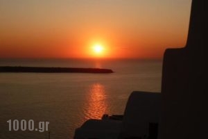 Fotinosuses_travel_packages_in_Cyclades Islands_Sandorini_Sandorini Rest Areas