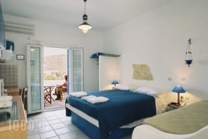 Standing Stone_accommodation_in_Hotel_Cyclades Islands_Tinos_Kionia