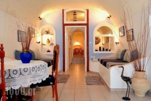 Villa Lukas Traditional Apartments_best deals_Villa_Cyclades Islands_Sandorini_Imerovigli