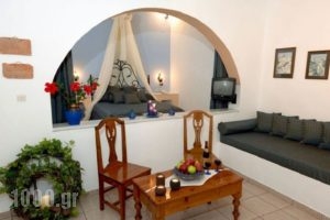 Villa Lukas Traditional Apartments_travel_packages_in_Cyclades Islands_Sandorini_Imerovigli