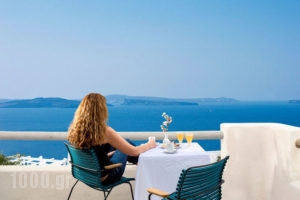 Aisling Micro_travel_packages_in_Cyclades Islands_Sandorini_Oia