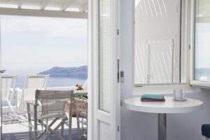 Whitedeck Santorini_best prices_in_Hotel_Cyclades Islands_Sandorini_Imerovigli