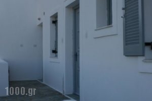 Lazino Studios And Apartments_best prices_in_Apartment_Cyclades Islands_Paros_Piso Livadi