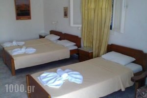 Zannes Studios_travel_packages_in_Cyclades Islands_Sandorini_Perissa