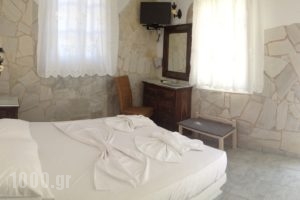 Adonis_holidays_in_Hotel_Cyclades Islands_Paros_Naousa
