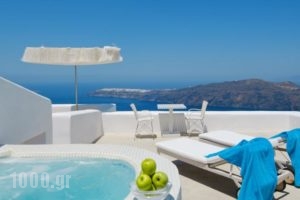 White_accommodation_in_Hotel_Cyclades Islands_Sandorini_Sandorini Chora