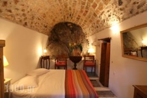 Dorovinis Monemvasia Castlehouses_holidays_in_Hotel_Peloponesse_Lakonia_Monemvasia