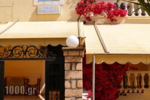 Villa Margarita_travel_packages_in_Piraeus Islands - Trizonia_Spetses_Spetses Chora