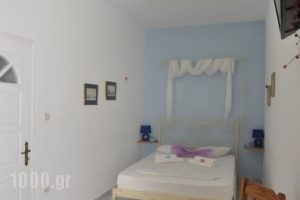 Manos Apartments_travel_packages_in_Cyclades Islands_Syros_Syros Rest Areas