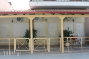 Athina Rooms_best prices_in_Room_Macedonia_Halkidiki_Nea Kallikrateia
