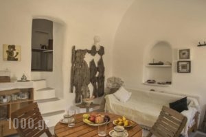 Mesana Stone Houses_travel_packages_in_Cyclades Islands_Sandorini_Emborio
