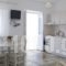 Ambelas Mare Apartments_best prices_in_Apartment_Cyclades Islands_Paros_Paros Chora