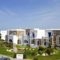 Plaza Beach Hotel_best deals_Hotel_Cyclades Islands_Naxos_Naxos chora