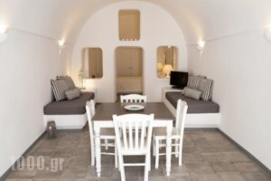 Il Melograno Traditional Cave House_best deals_Hotel_Cyclades Islands_Sandorini_Sandorini Chora