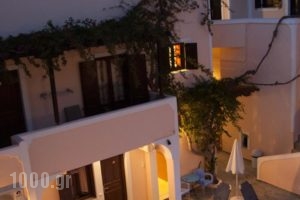 Markakis Studios Fira Town_travel_packages_in_Cyclades Islands_Sandorini_Sandorini Chora