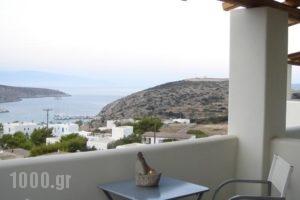 Speires_accommodation_in_Hotel_Cyclades Islands_Iraklia_Iraklia Chora
