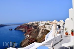 Captain John_accommodation_in_Hotel_Cyclades Islands_Sandorini_Oia