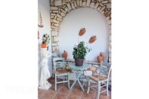 Holiday Home Piso Livadi With Sea View_travel_packages_in_Cyclades Islands_Paros_Paros Chora